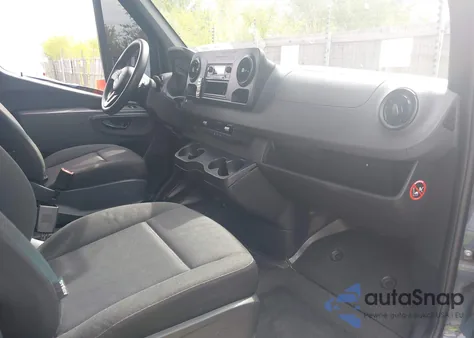 2019 Mercedes-Benz Sprinter 2500 Standard Roof V6 z USA, uszkodzony, nr VIN WD4PF0CDXKP031137